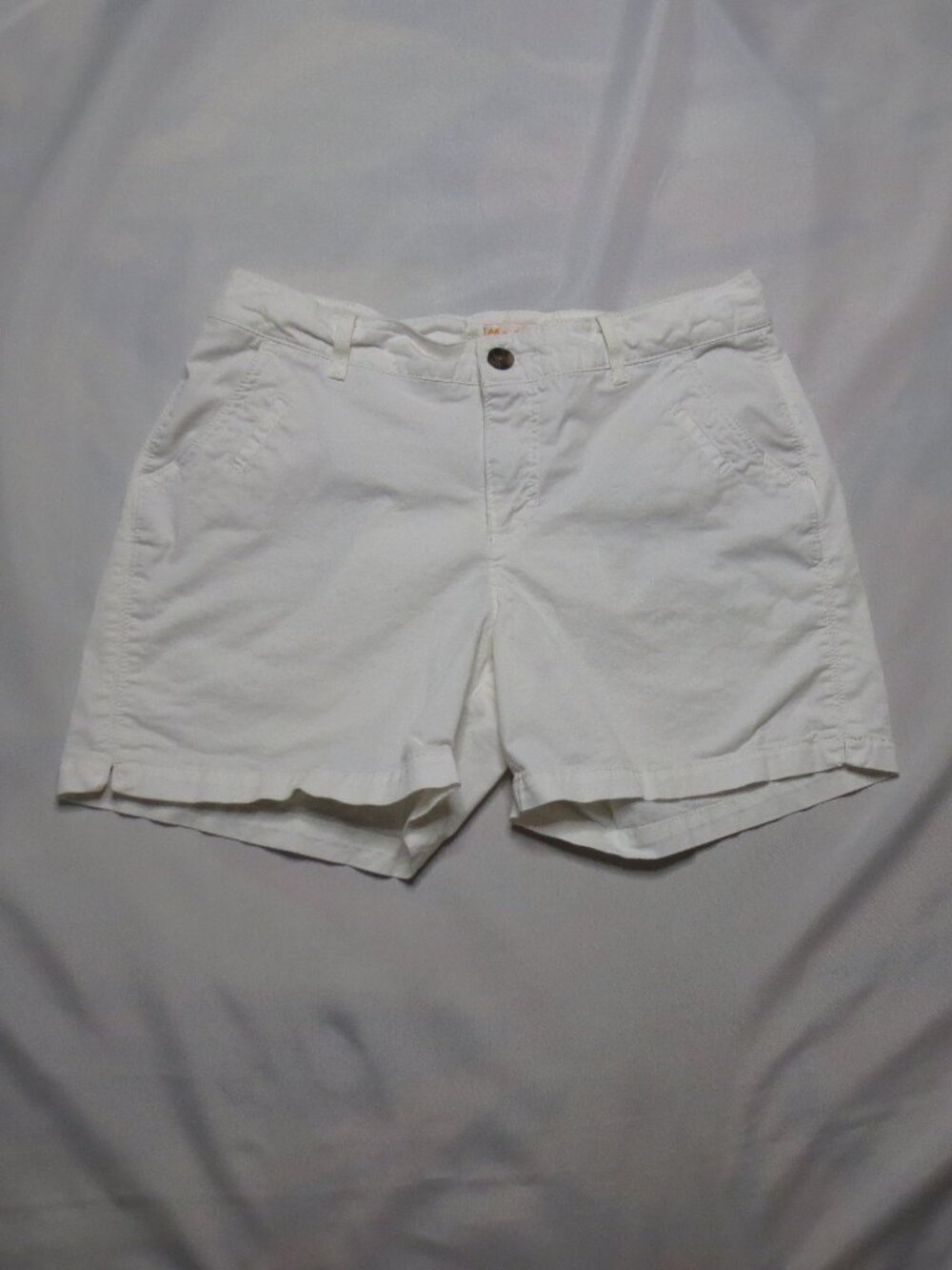 LEE womens SHORTS white ONE TRUE FIT flat front KHAKI SIZE 12